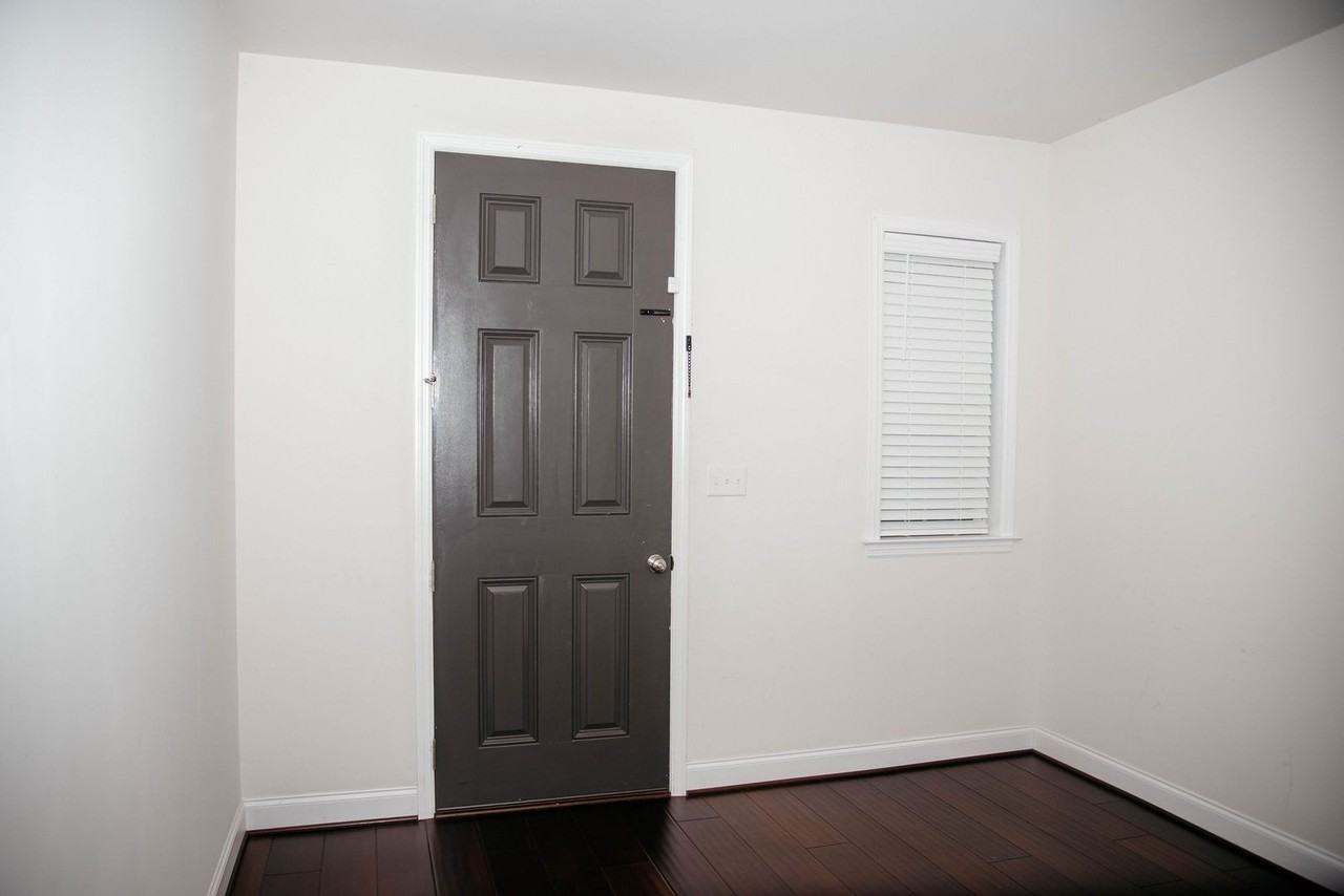 523 Fawn Ln - Photo 4 of 25