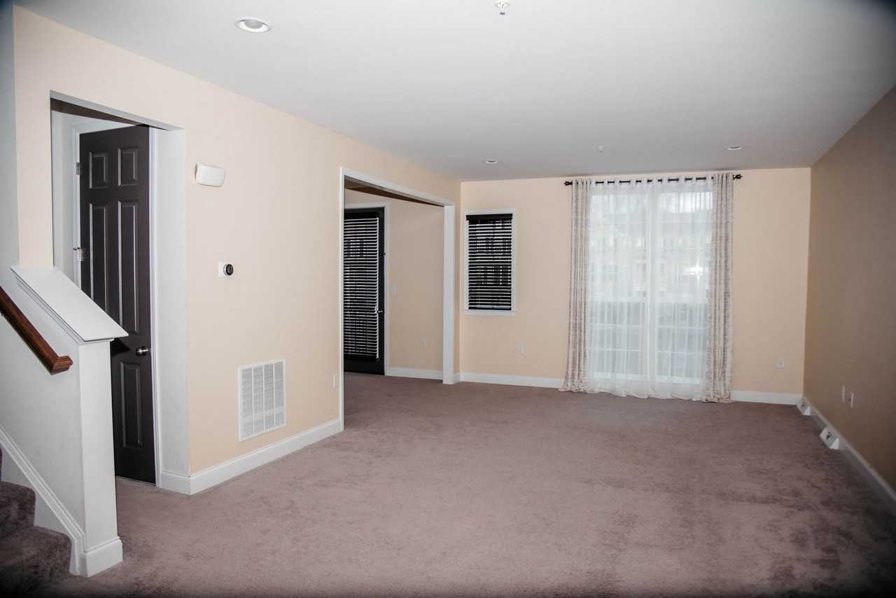 523 Fawn Ln - Photo 7 of 25