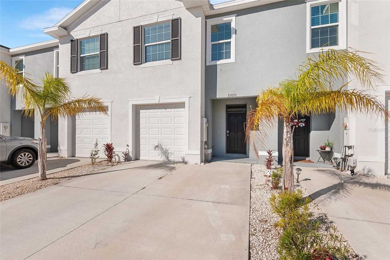 33093 Major Oak Dr - Photo 2 of 14