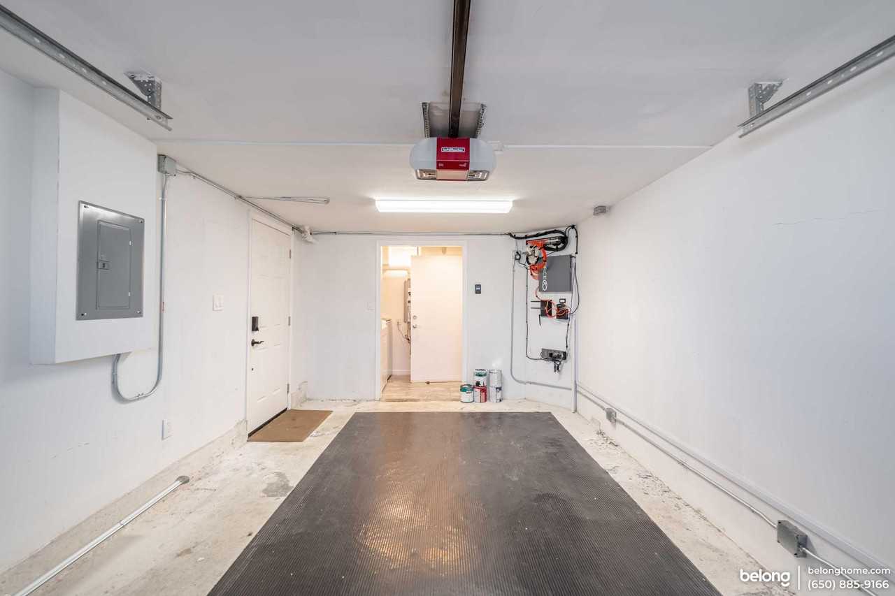 653 Saint Francis Blvd - Photo 4 of 36