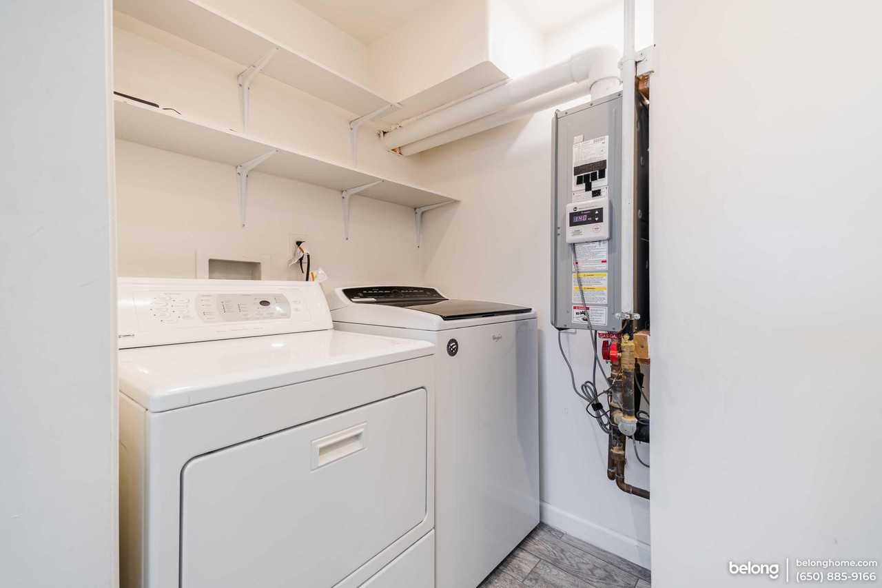 653 Saint Francis Blvd - Photo 5 of 36