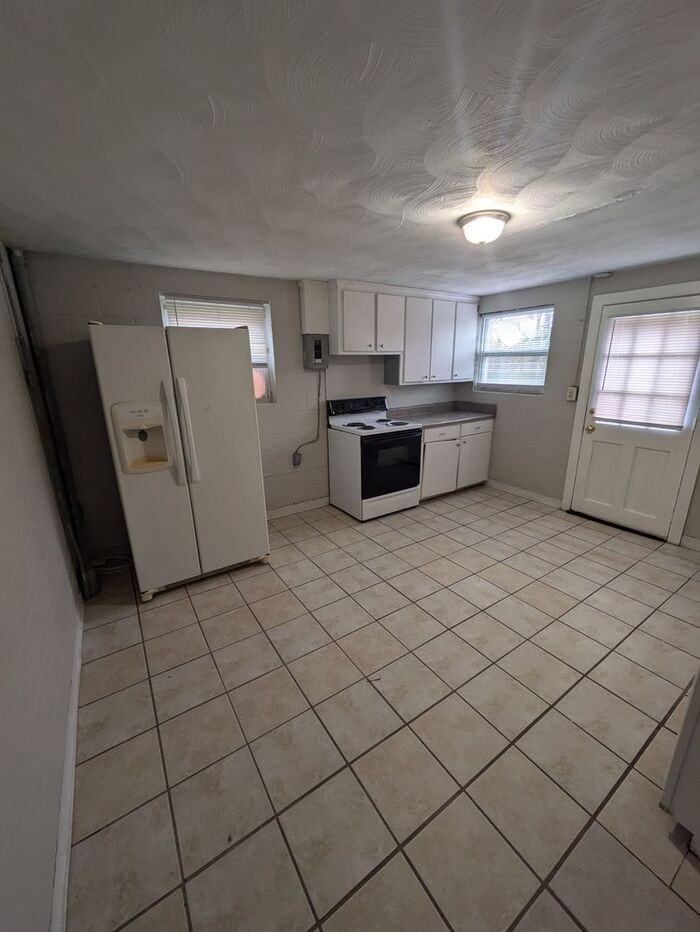 2976 Old Shelby Rd #2976 - Photo 2 of 11