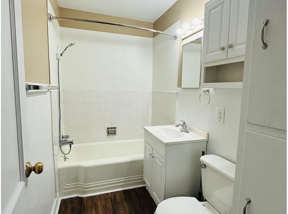 1301 S Elm St #B - Photo 5 of 8