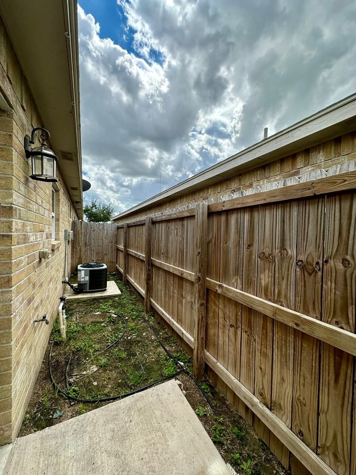 3708 Hawthorne Ave #1 - Photo 3 of 8