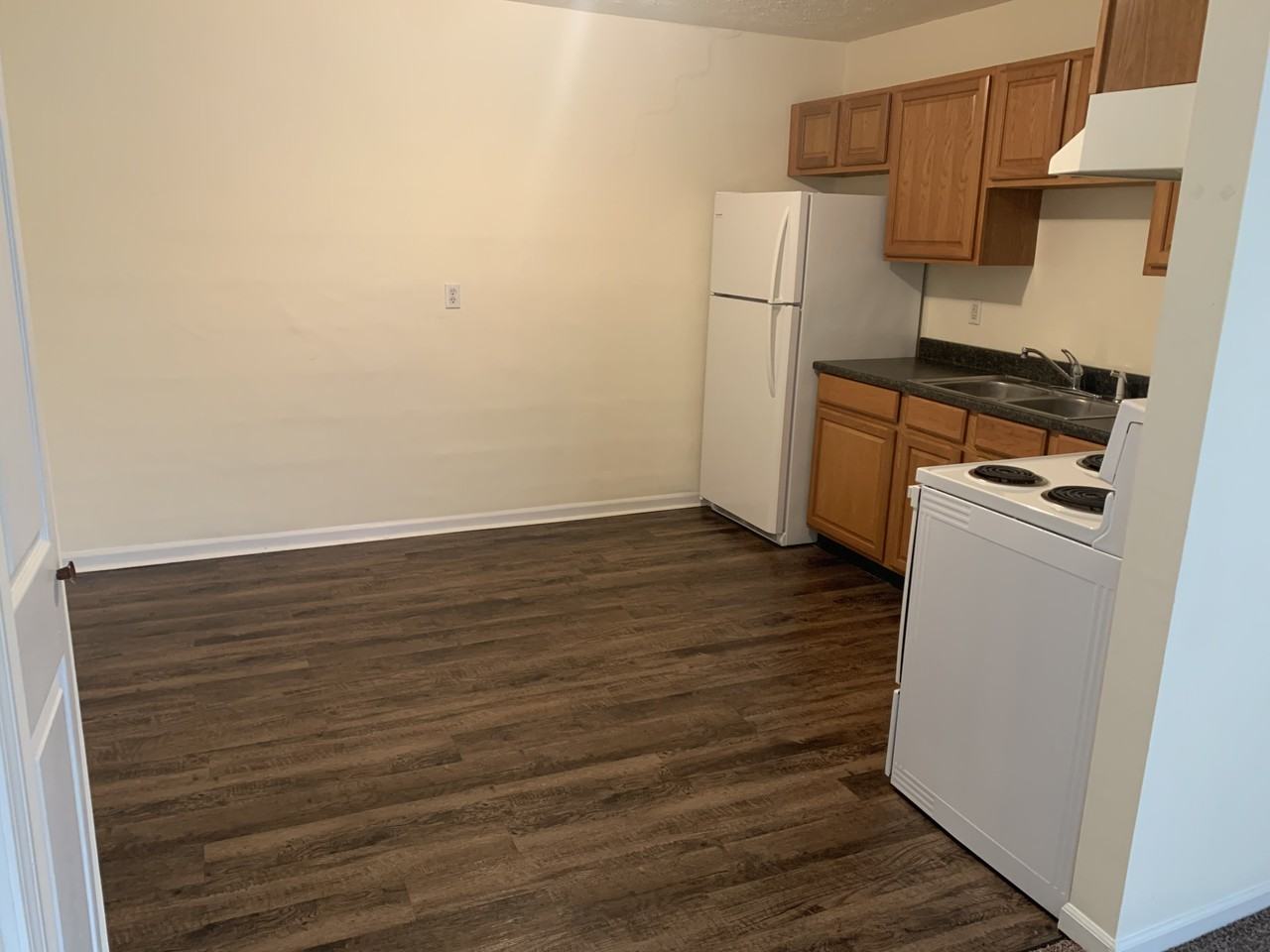 1520 W Pacific St #C - Photo 3 of 5