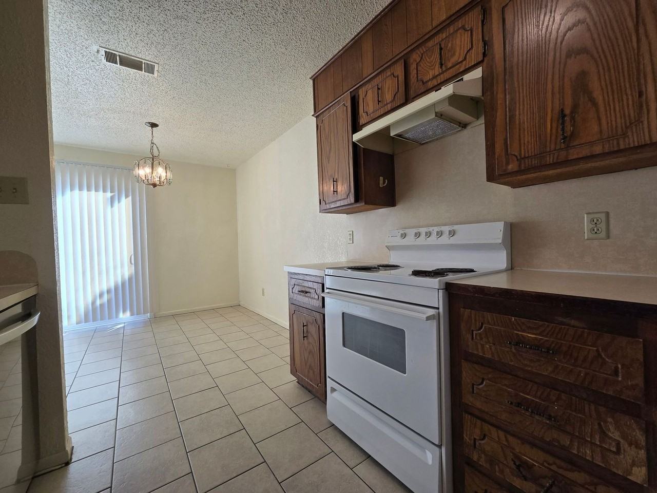 1207 Boulder Run #D - Photo 5 of 20