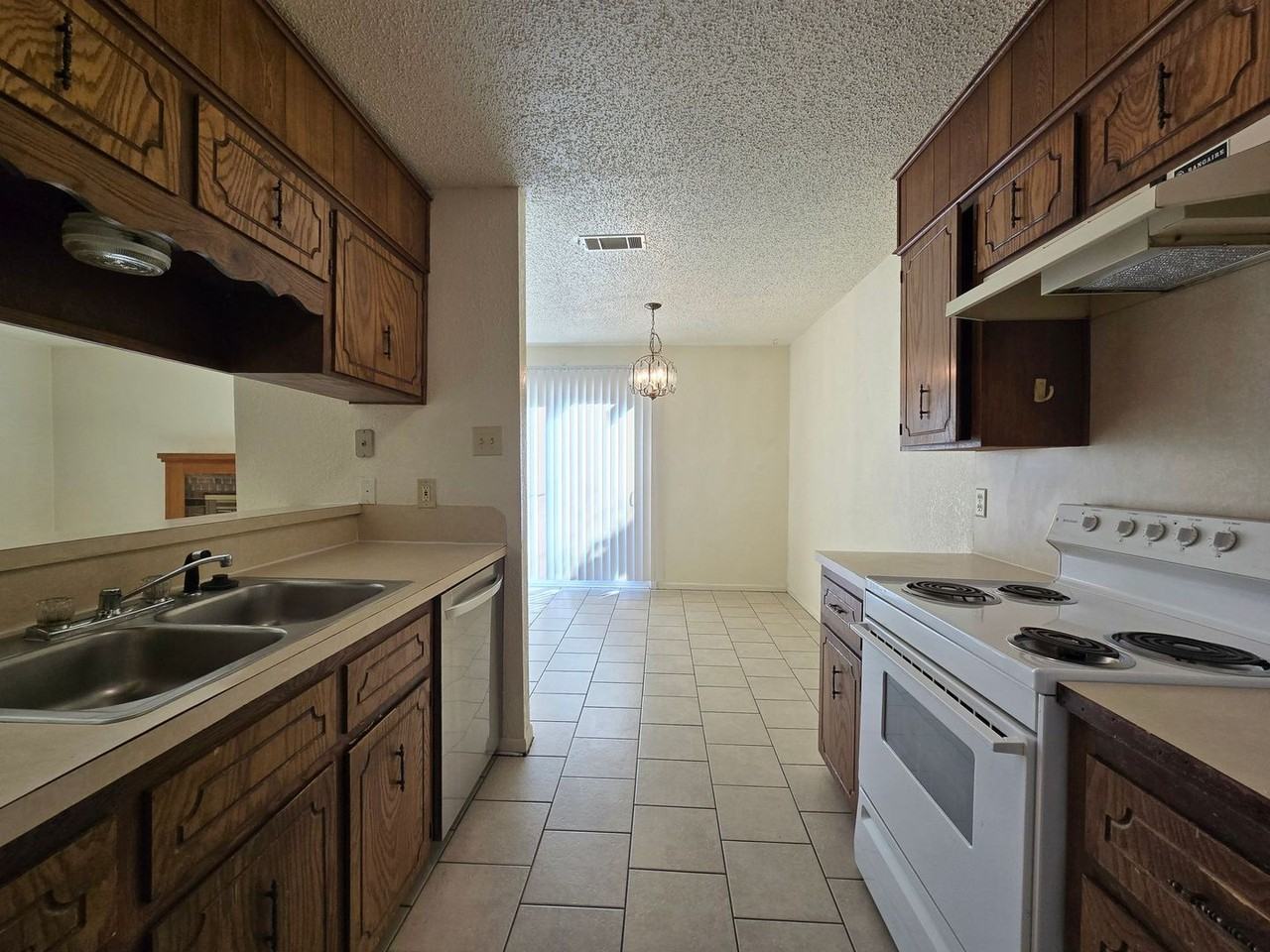 1207 Boulder Run #D - Photo 6 of 20