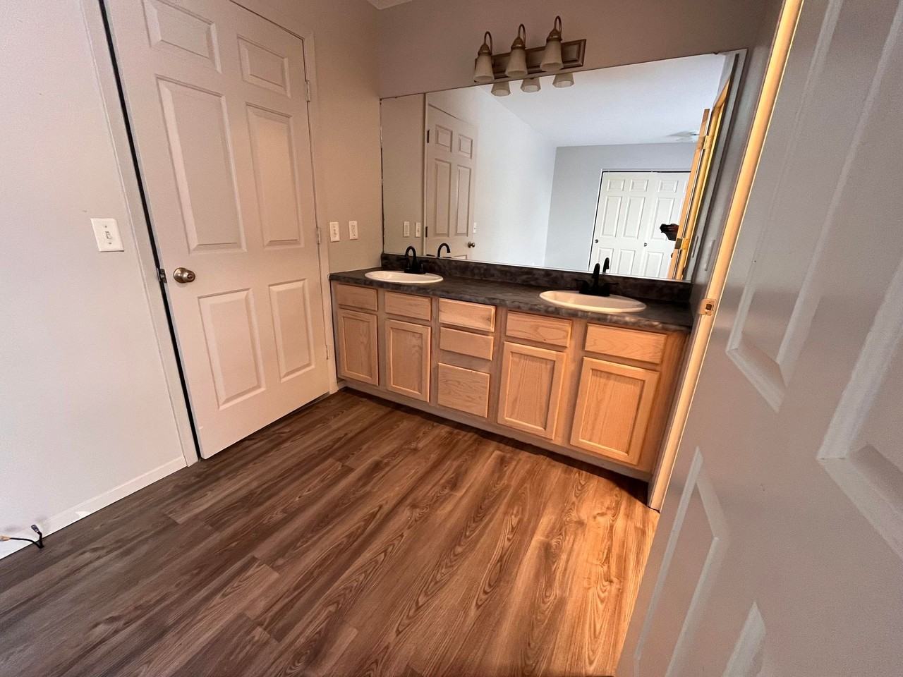 Quail Court Apartments - Photo 5 of 9