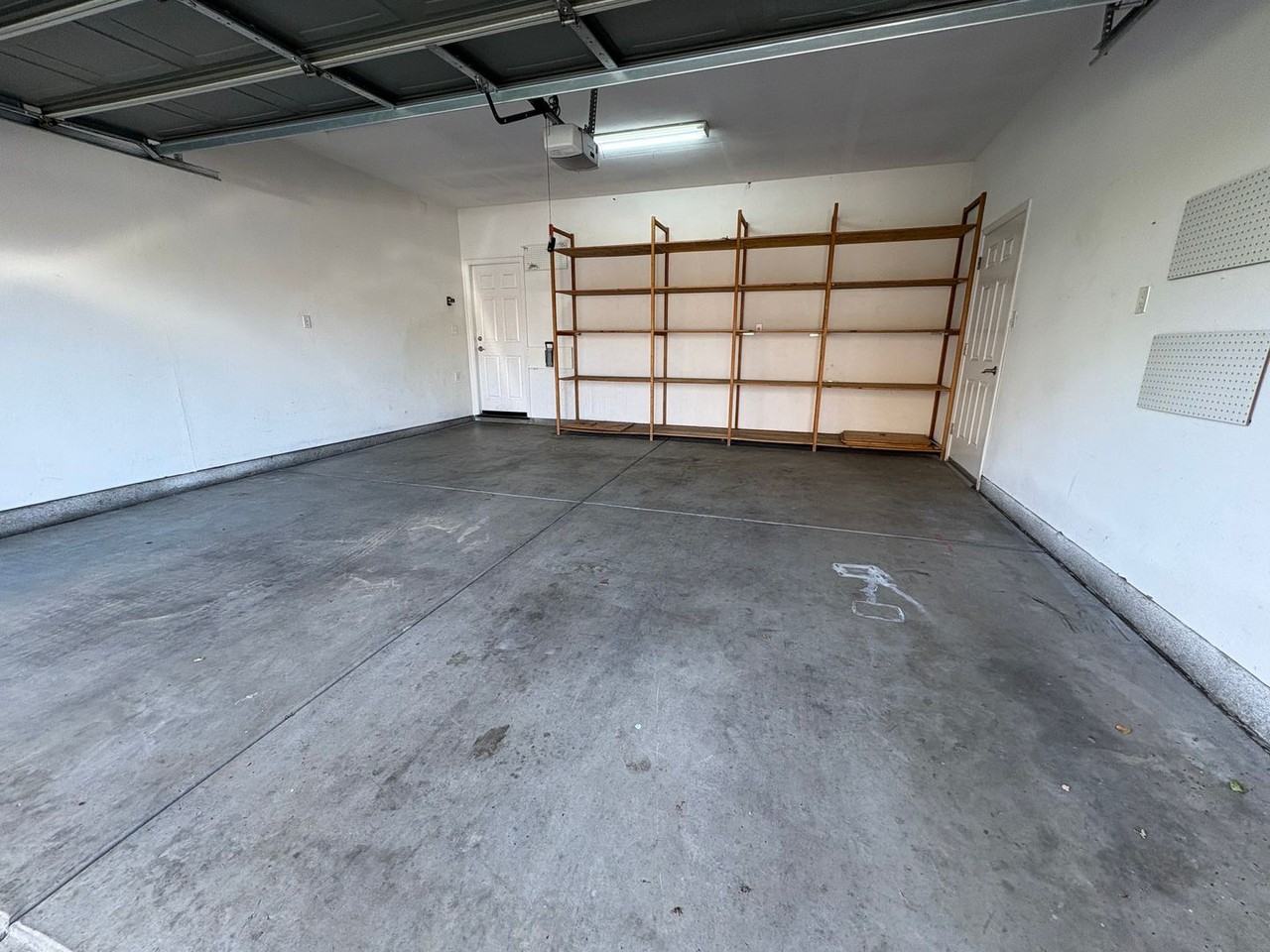 3310 N Tilden Ct - Photo 3 of 35
