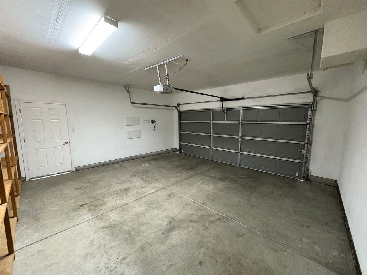 3310 N Tilden Ct - Photo 4 of 35