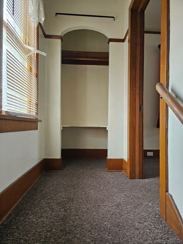 118 1/2 N Prairie Ave - Photo 3 of 17