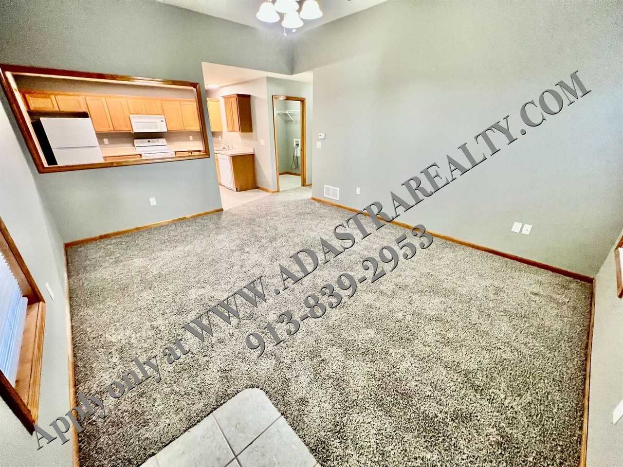 311 W 5th St - Photo 3 of 23