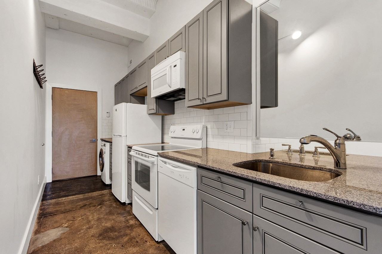 4901 Pernod Ave - Photo 3 of 16