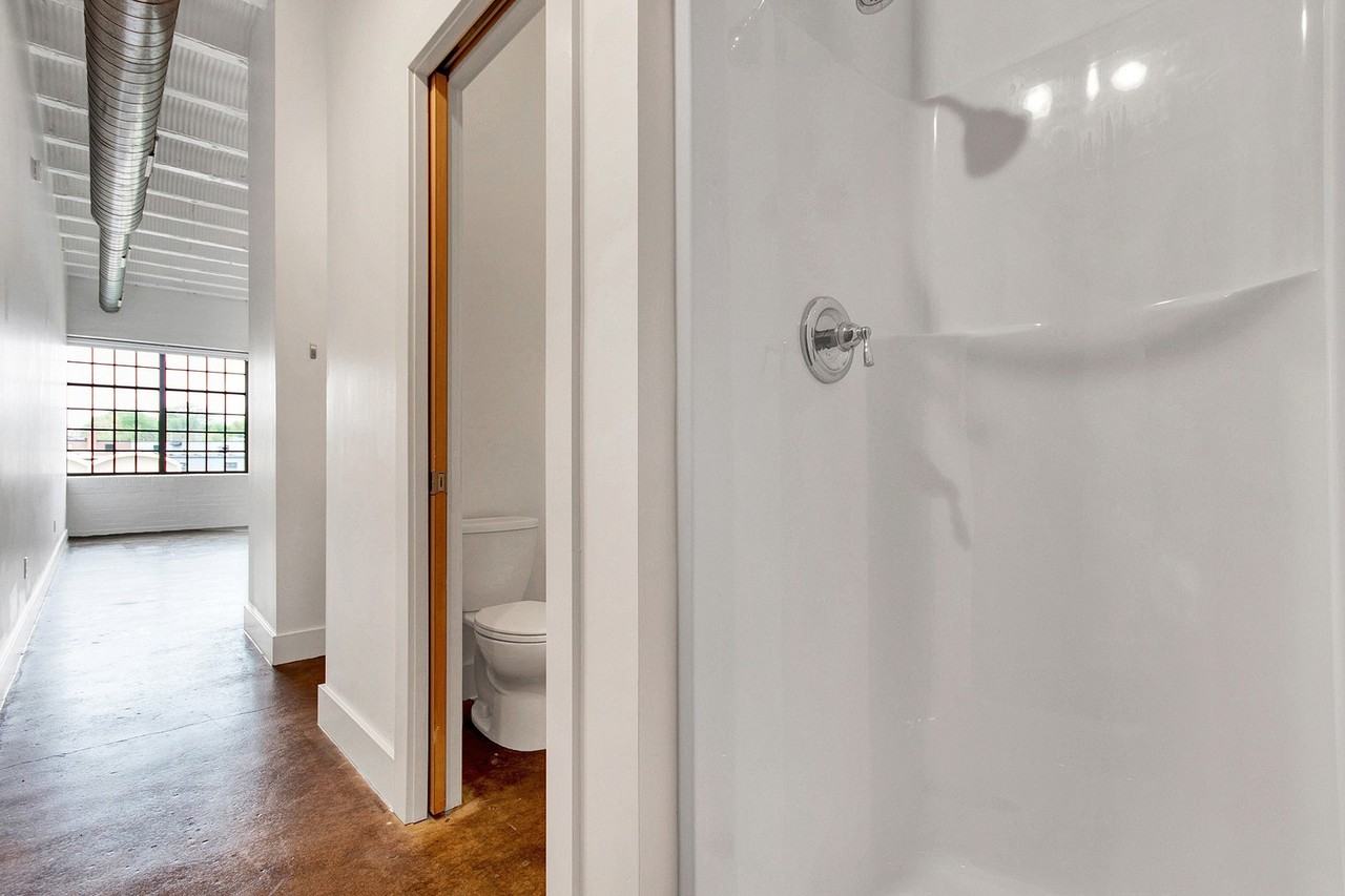 4901 Pernod Ave - Photo 7 of 16