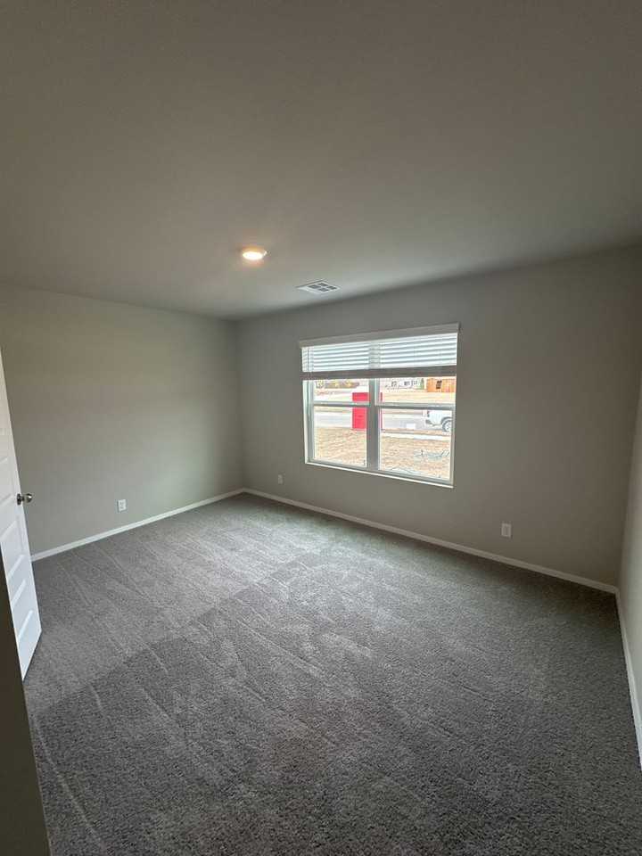 1105 E Honolulu St - Photo 6 of 19