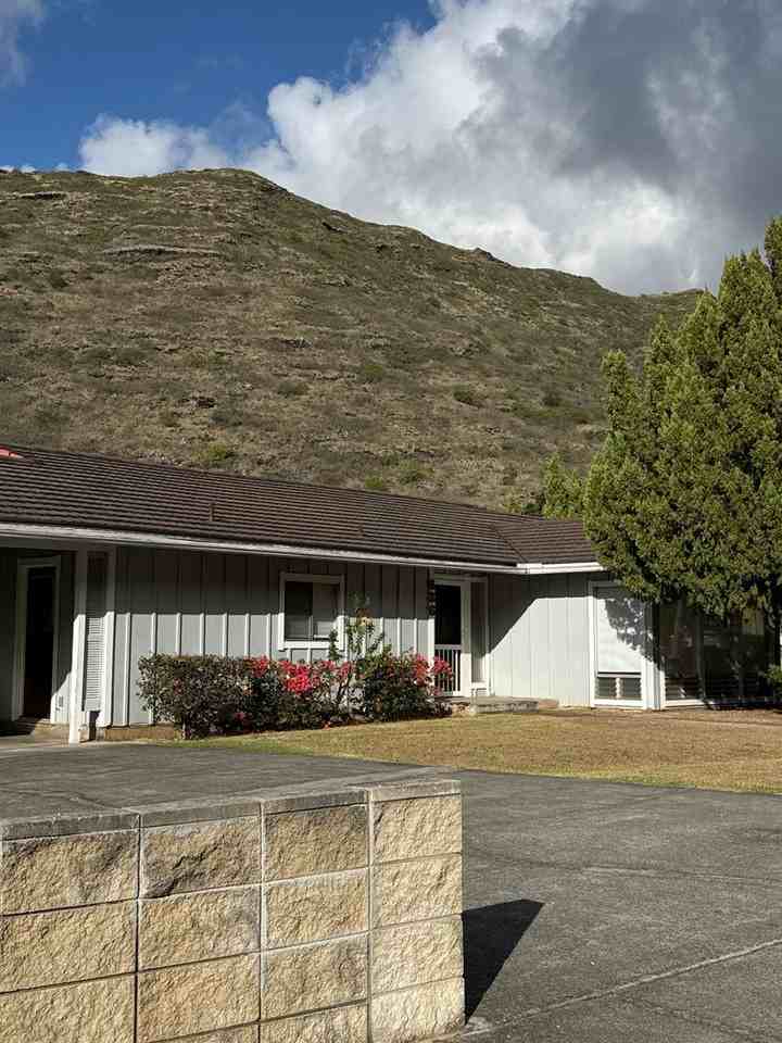 636 Kuliouou Pl - Photo 2 of 14