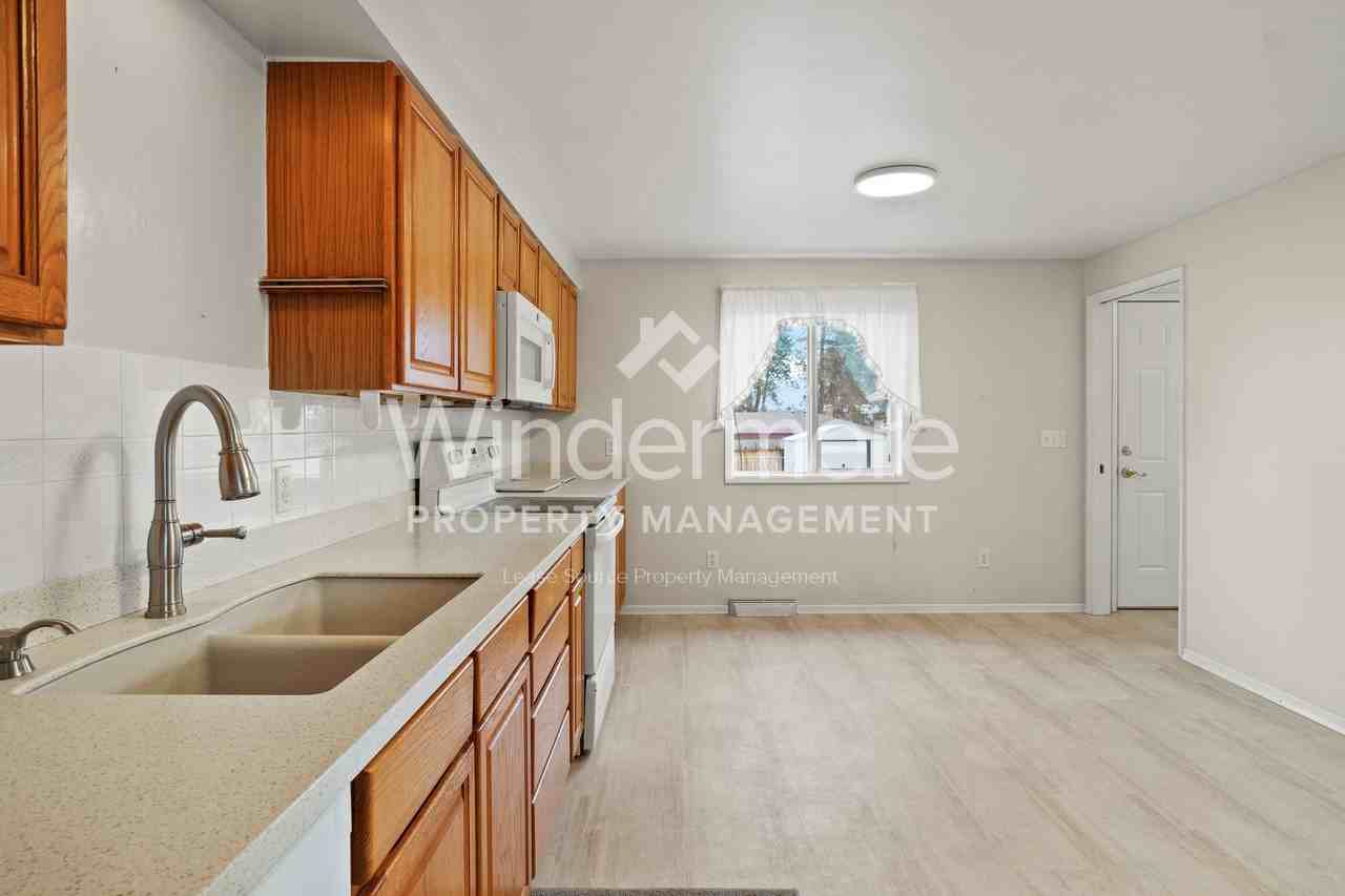 6620 N Washington St - Photo 3 of 38