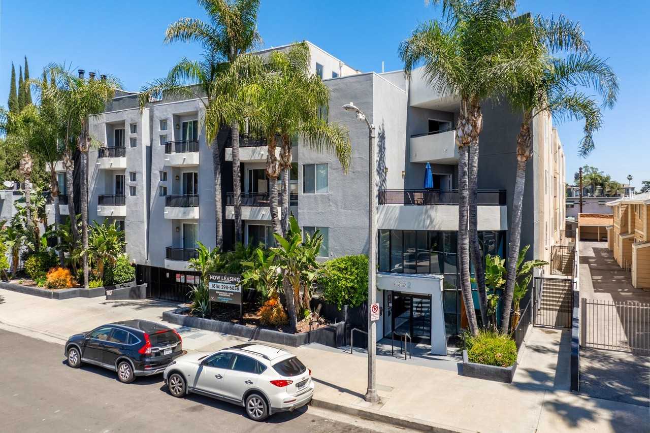 4532 Murietta Ave - Photo 6 of 7