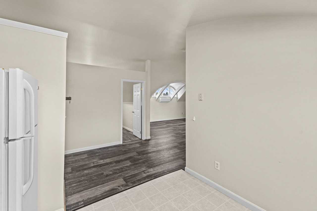 128 Grand Ave - Photo 3 of 19
