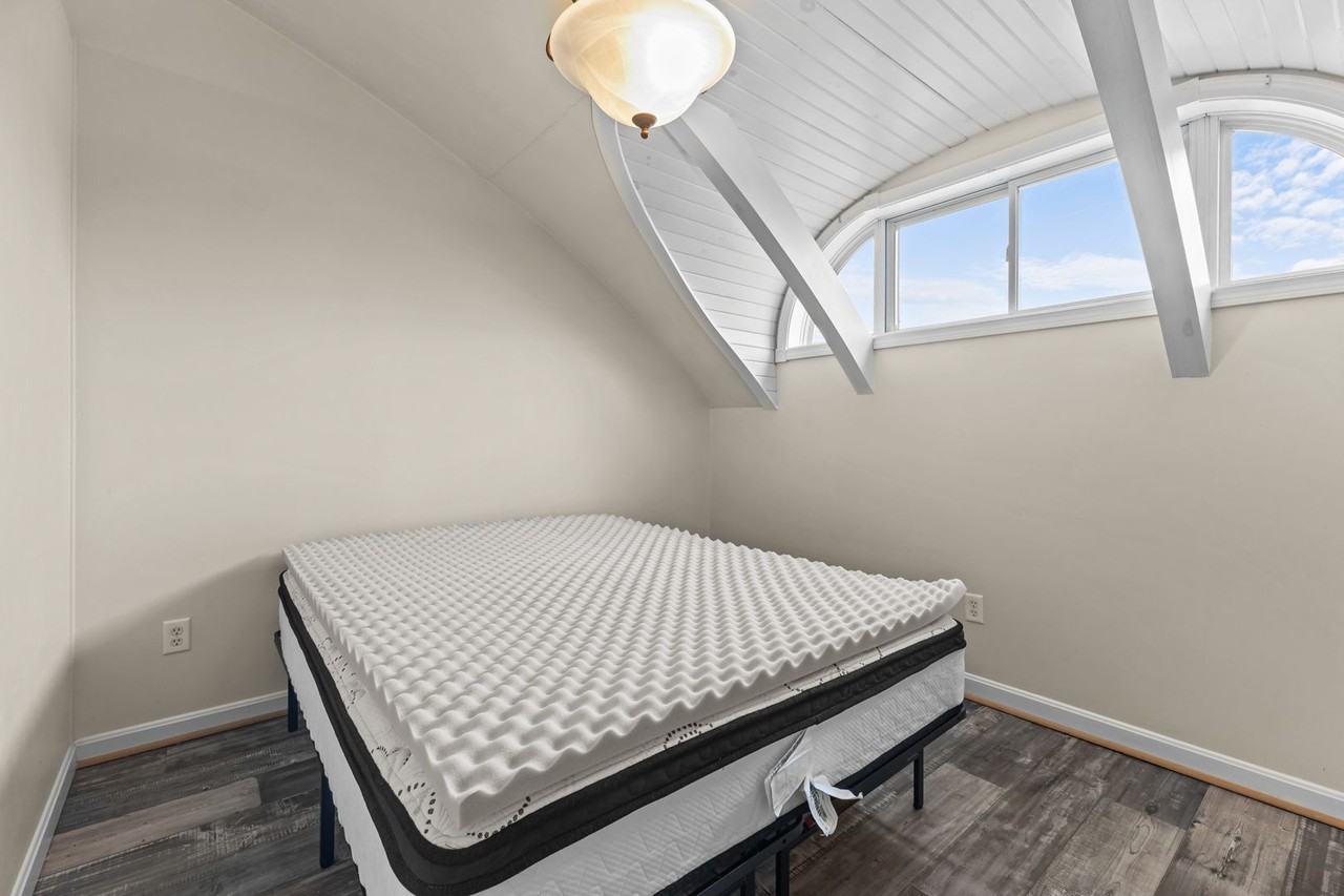 128 Grand Ave - Photo 5 of 19