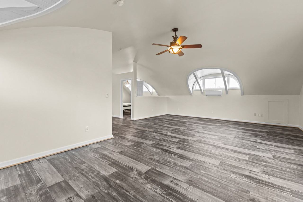 128 Grand Ave - Photo 4 of 19