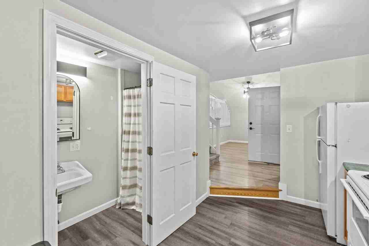 128 Grand Ave - Photo 4 of 22