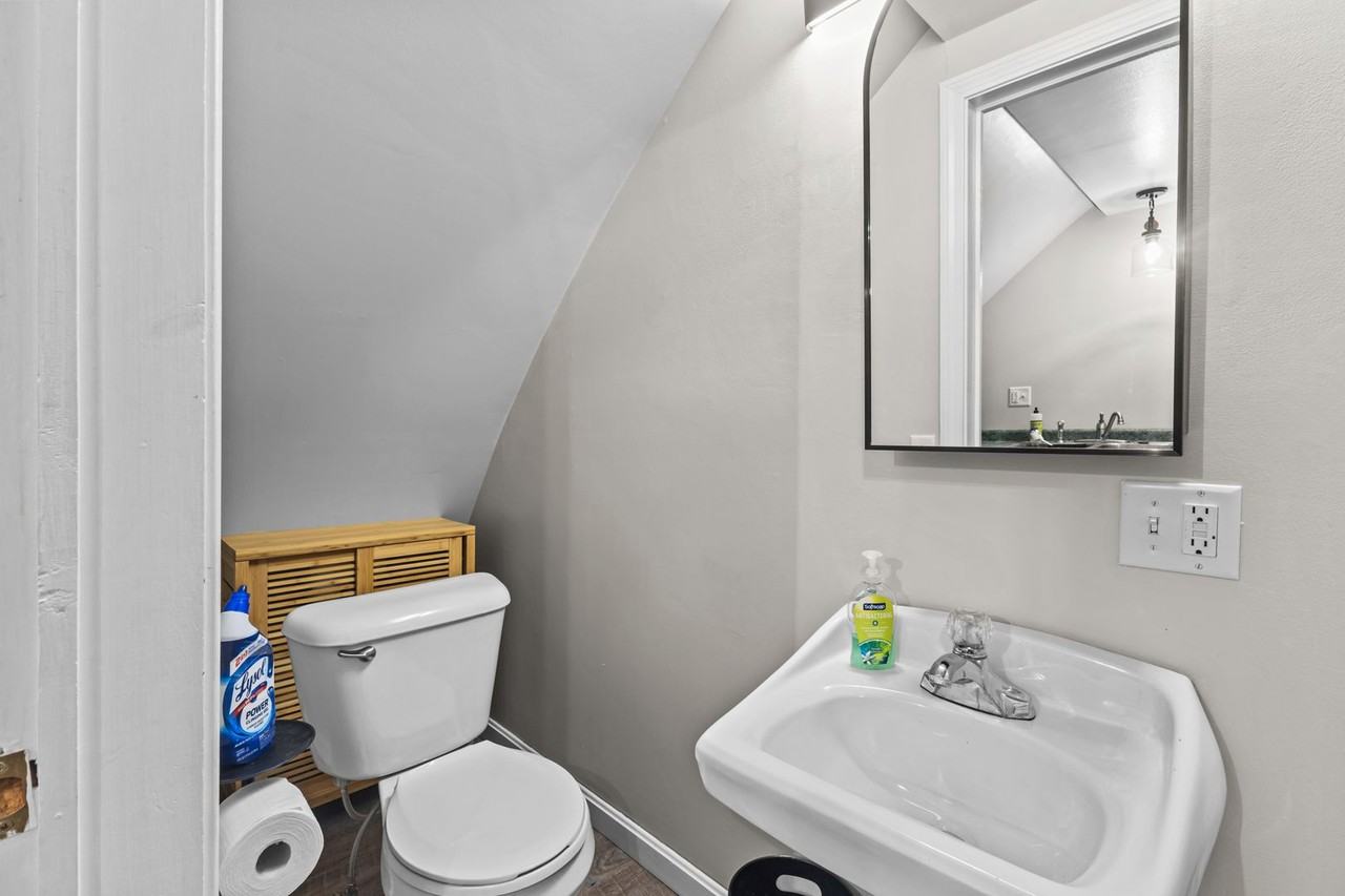 128 Grand Ave - Photo 5 of 22