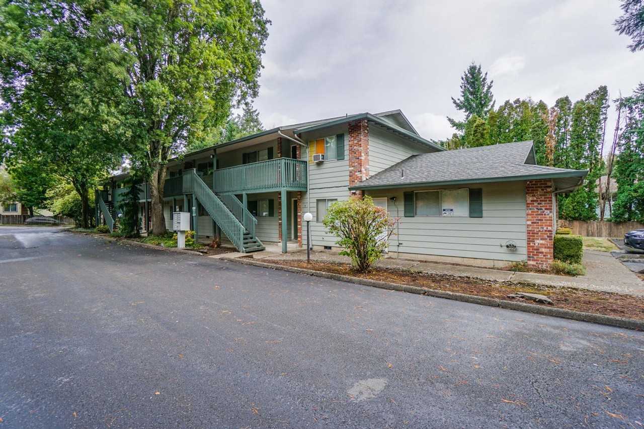 Charwin Court Apartments - Photo 2 of 33