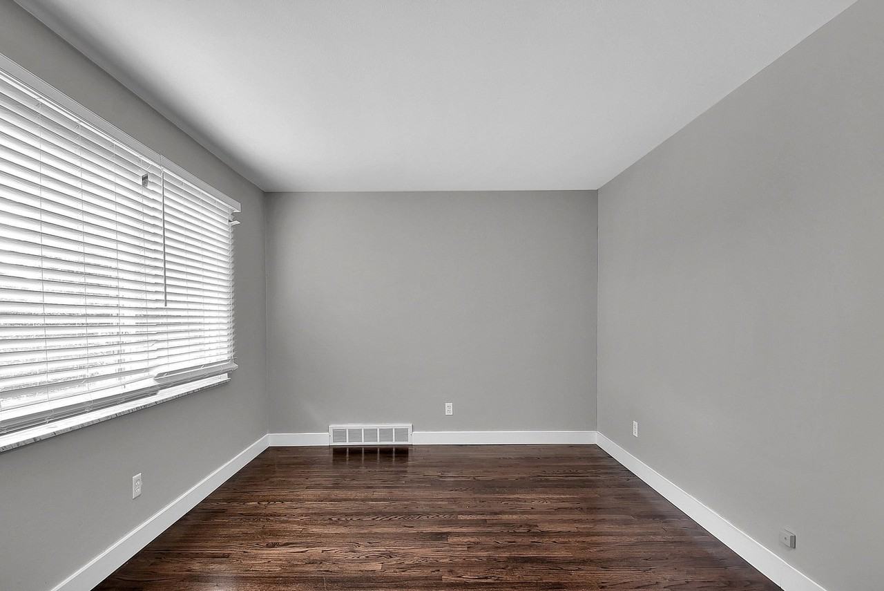 2361 Ida Ln - Photo 6 of 18