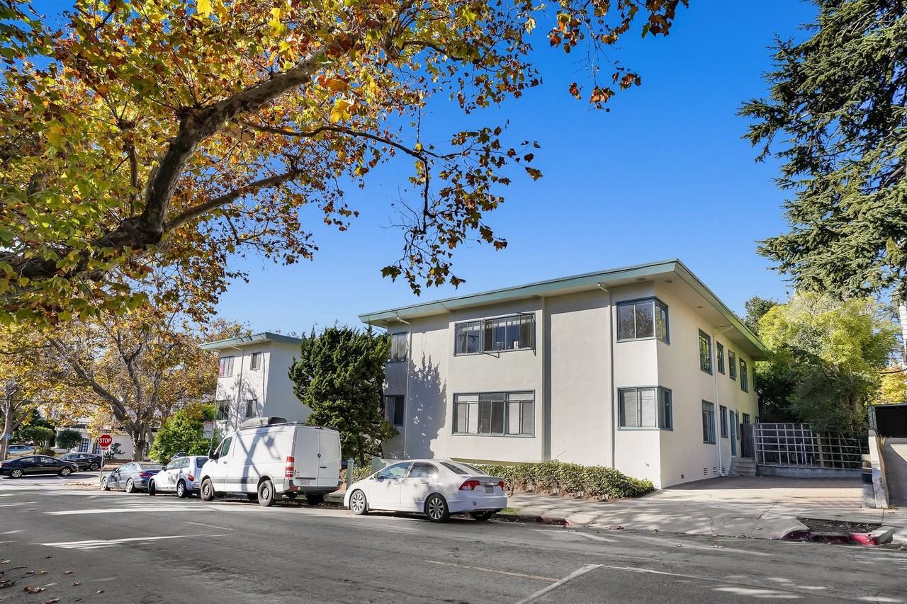 2525 Le Conte Ave #9 - Photo 7 of 8