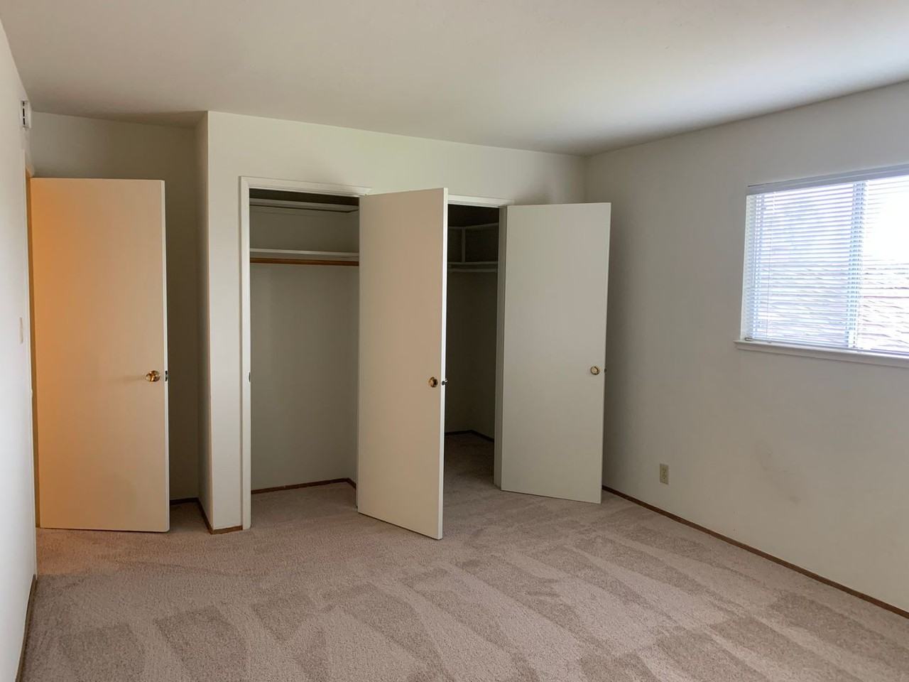 42797 Mayfair Park Ave - Photo 2 of 4