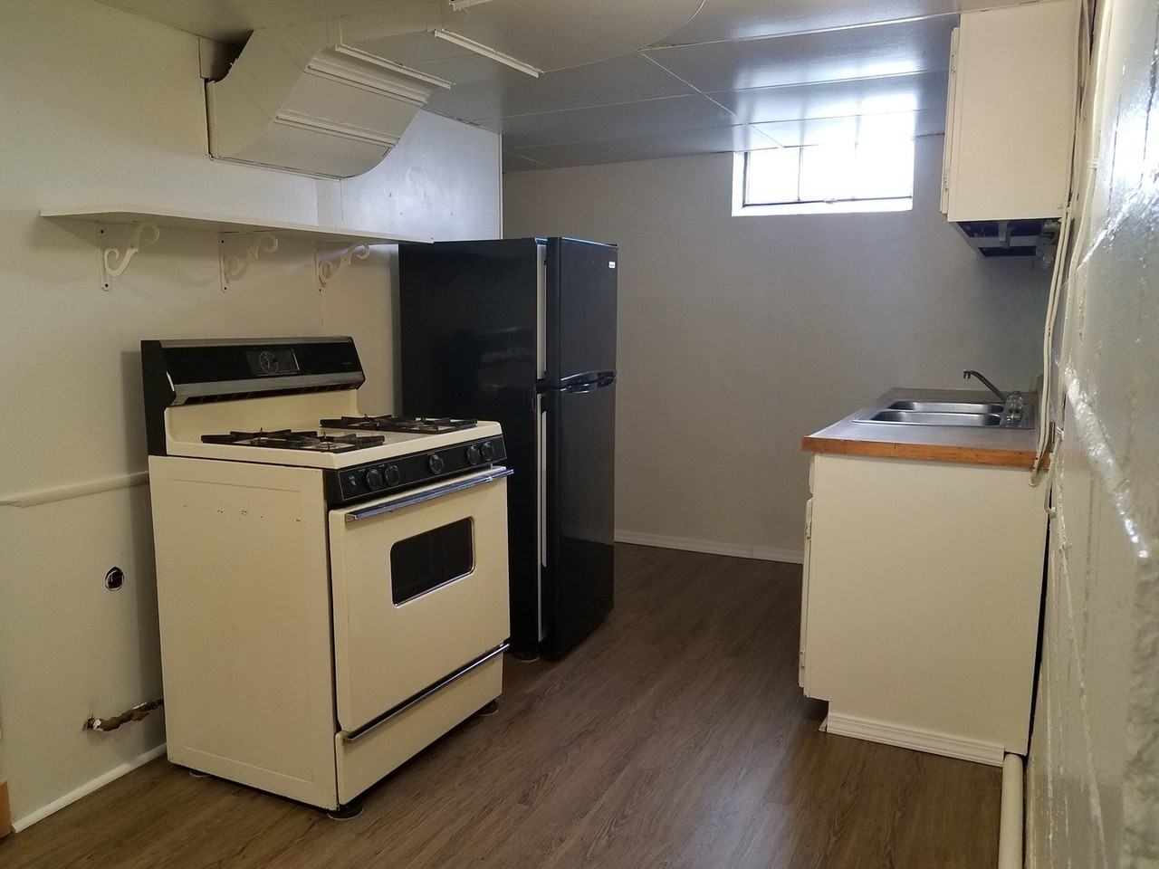 1601 S Main St #C - Photo 2 of 12