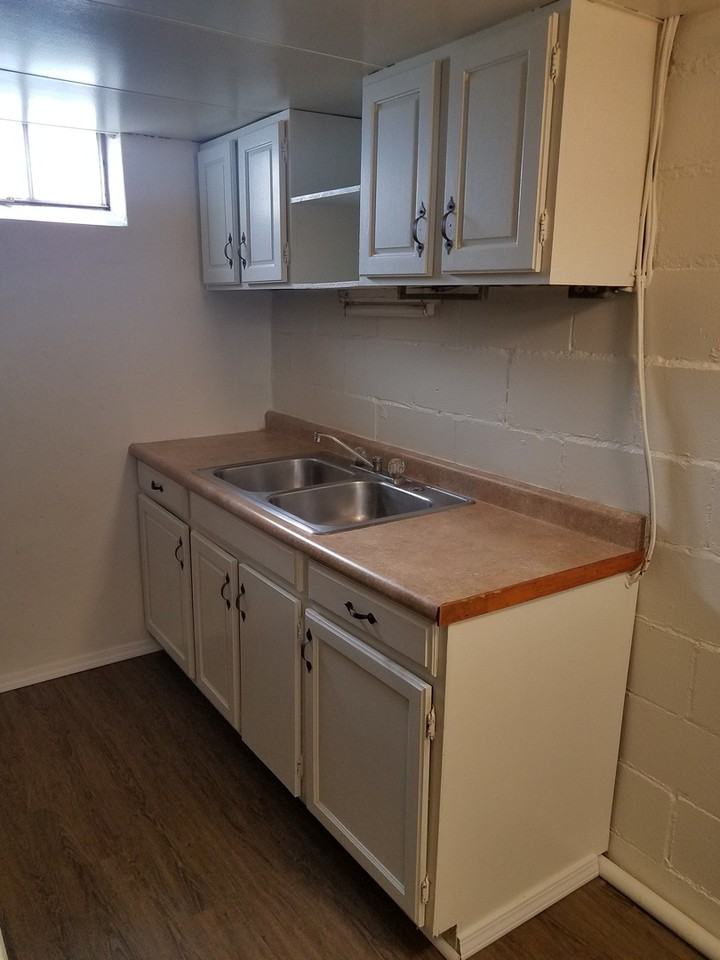 1601 S Main St #C - Photo 4 of 12