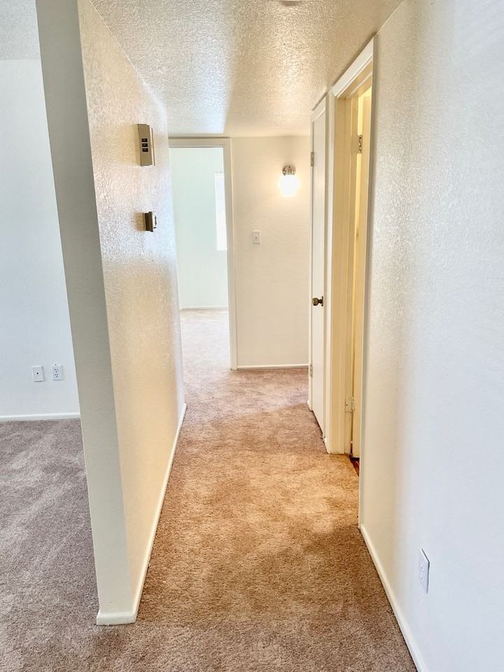 1821 E Hampton Ave - Photo 6 of 24