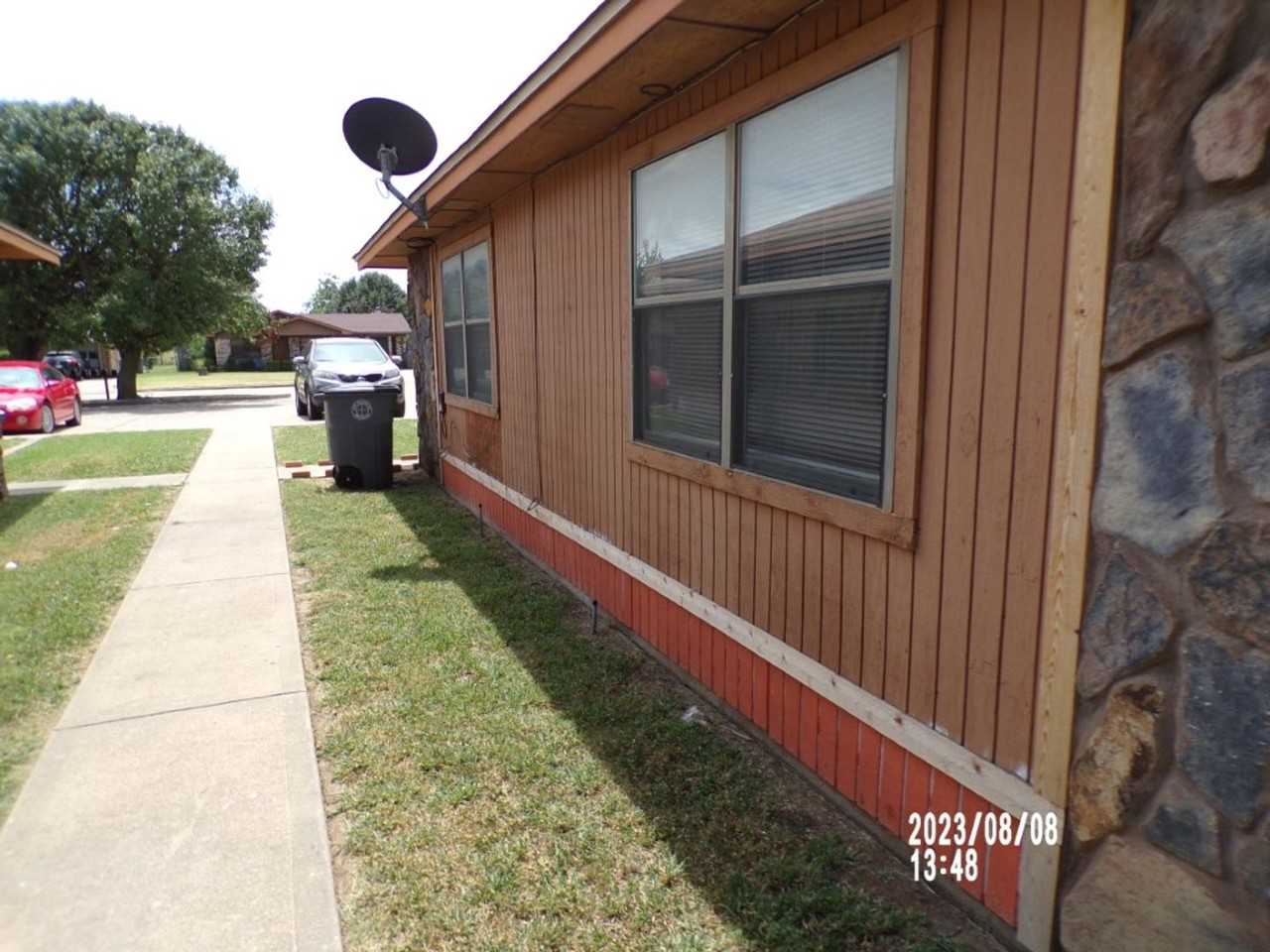 6109 Nw Elm Ave #B - Photo 2 of 10