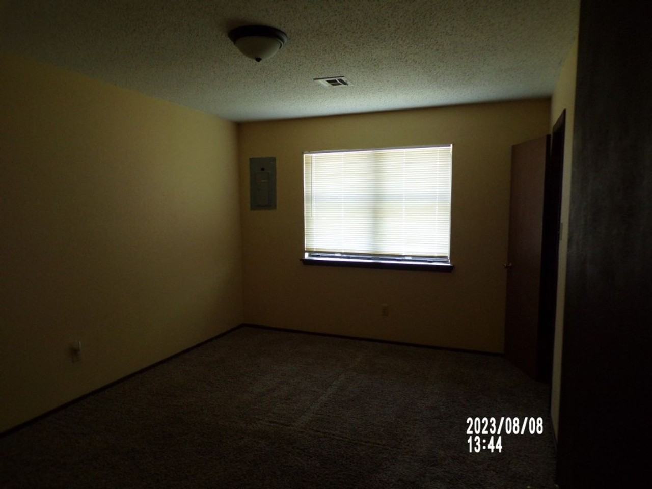 6109 Nw Elm Ave #B - Photo 7 of 10