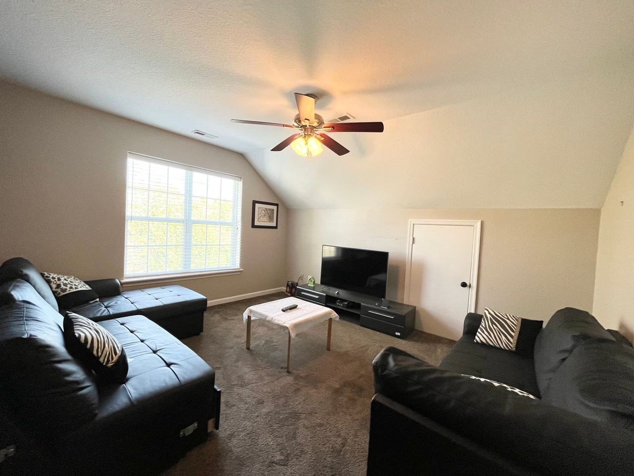 103 Green View Rd - Photo 3 of 21