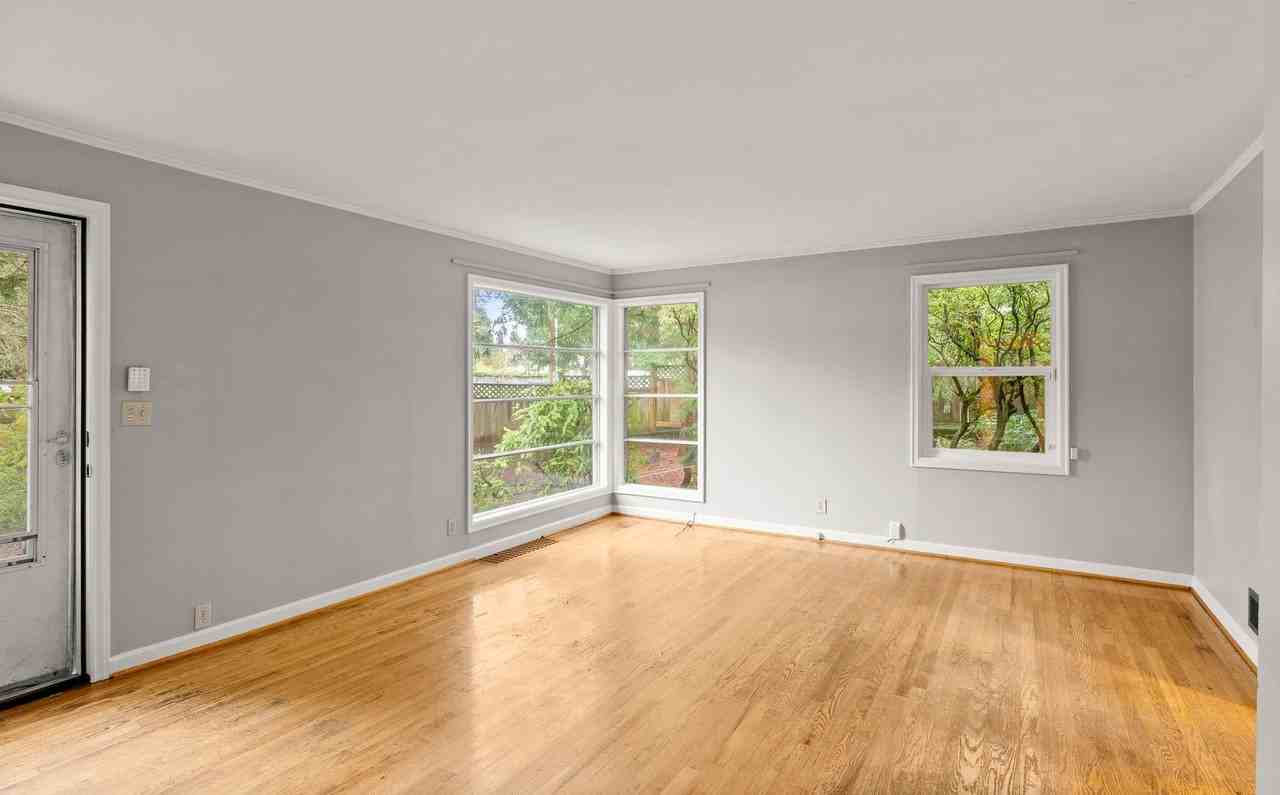 9134 Ne Broadway - Photo 2 of 12