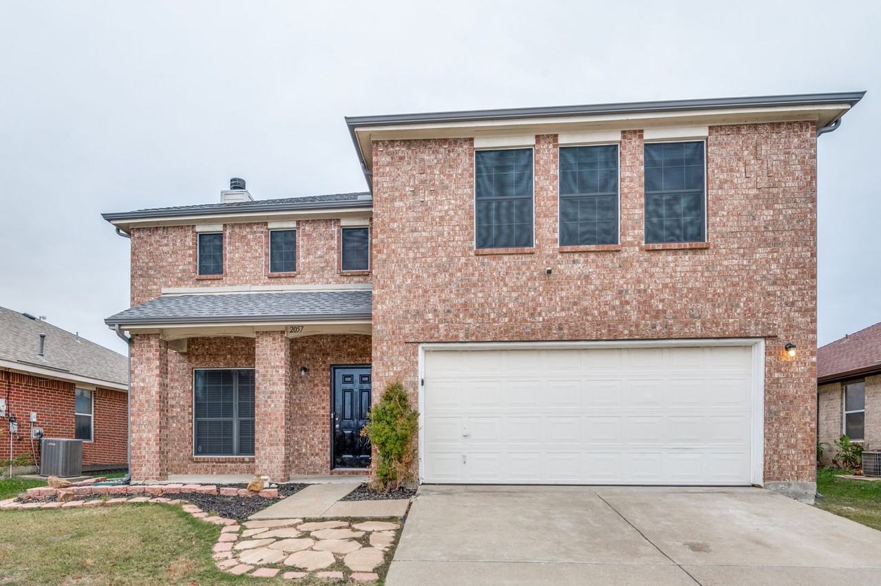 2057 Clear Creek Dr - Photo 2 of 25