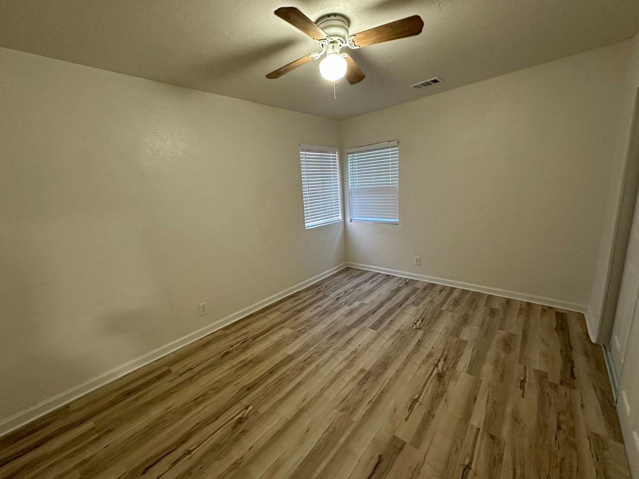 3401 21st Ave - Photo 5 of 9