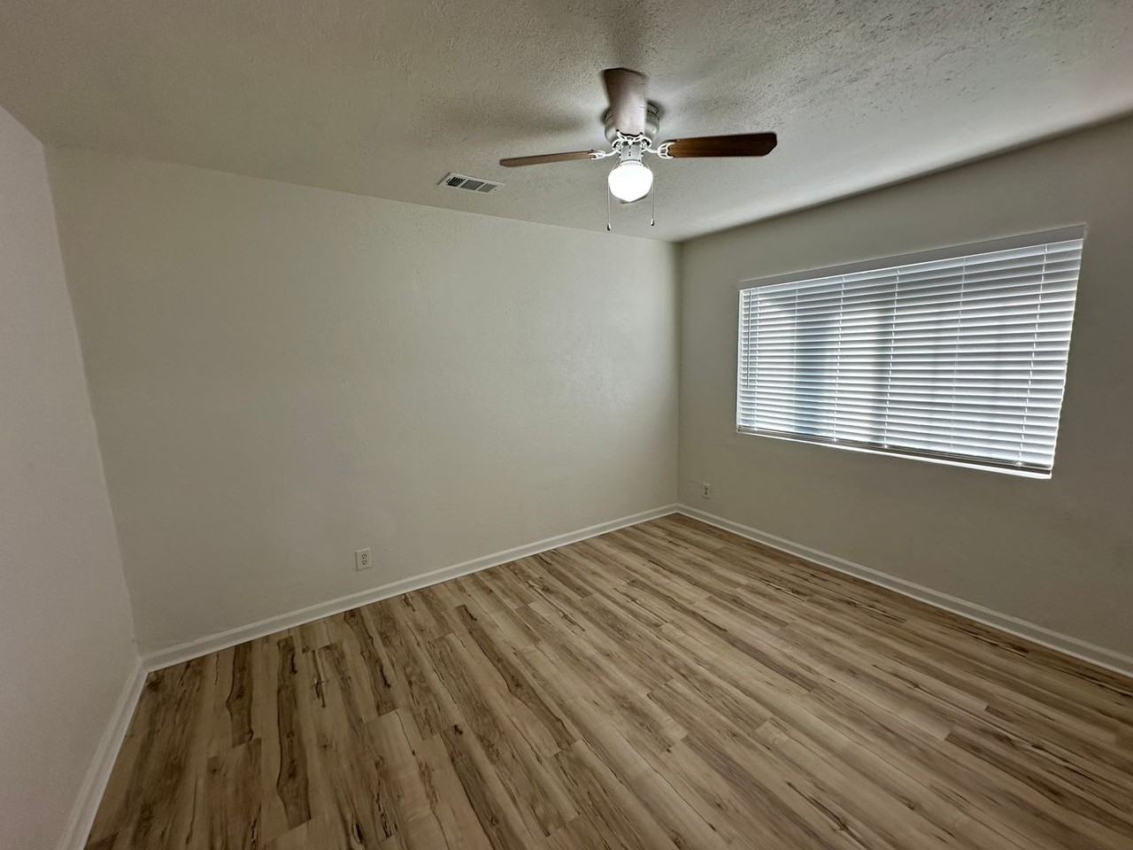 3401 21st Ave - Photo 6 of 9