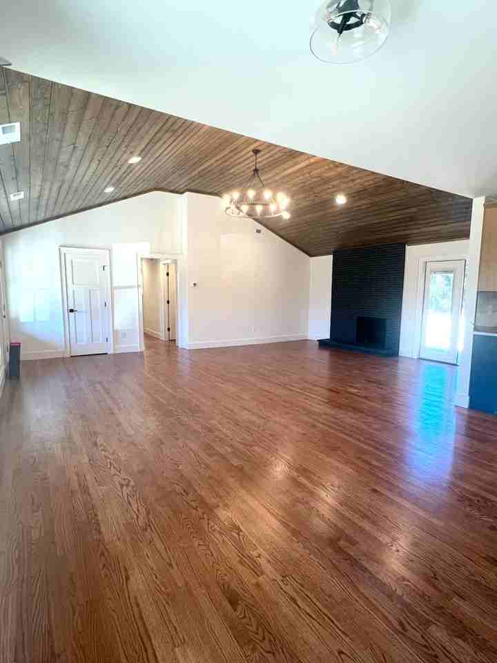 399 Balsam Rd - Photo 4 of 17