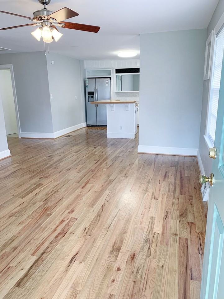 120 N Meade St - Photo 4 of 18