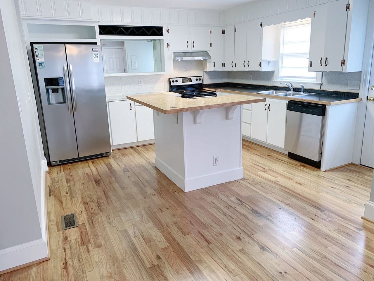 120 N Meade St - Photo 5 of 18