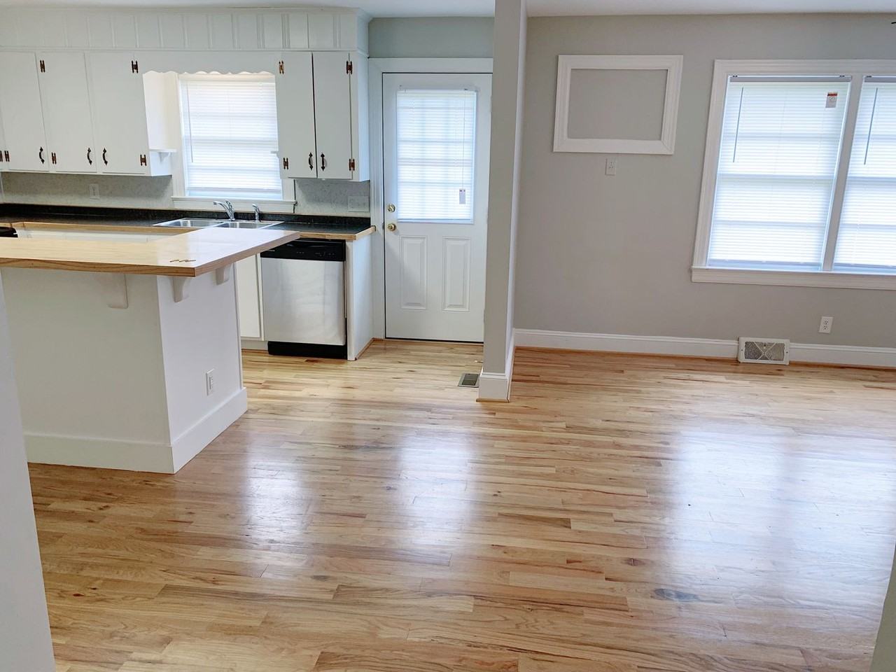 120 N Meade St - Photo 7 of 18