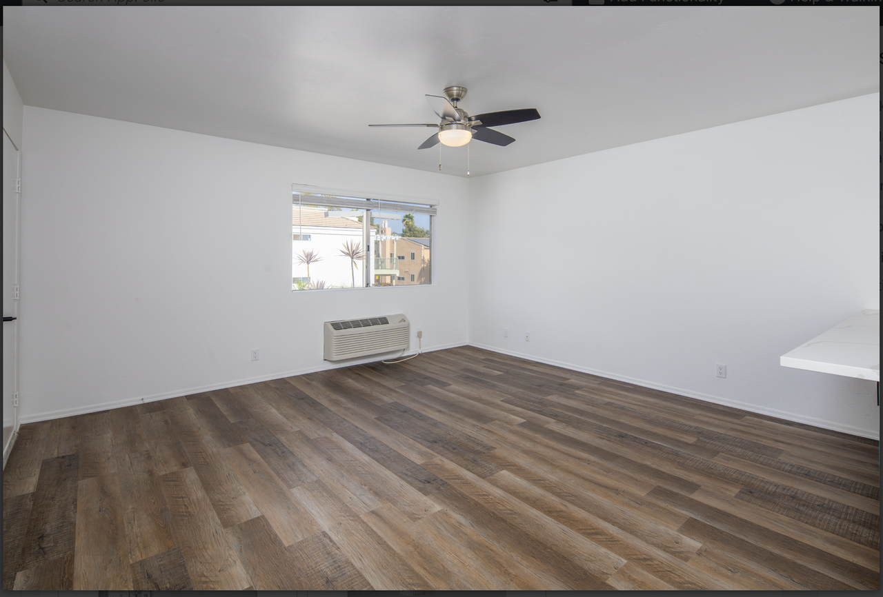 Gorgeous huge units in premier location! ASK ABOUT OUR MOVE - Photo 5 of 6