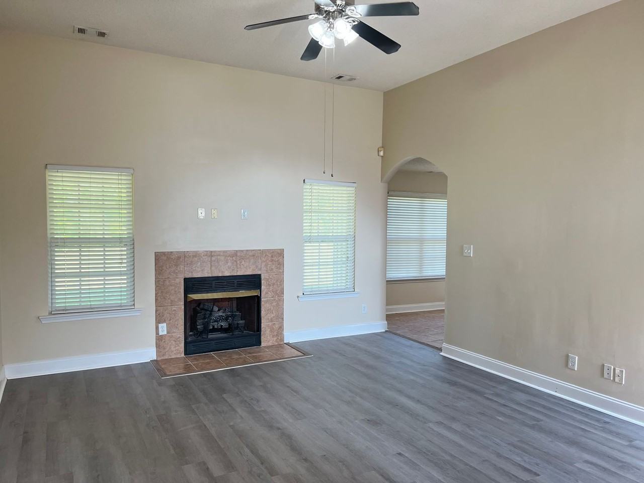 101 Mallards Landing Dr - Photo 3 of 31