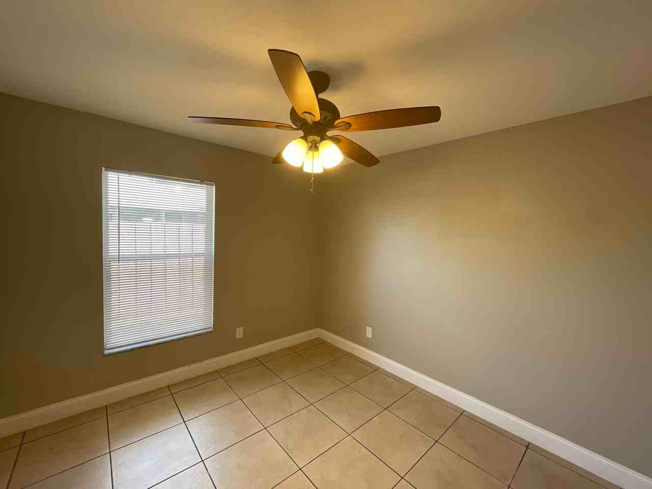 810 Montana Ave - Photo 3 of 20