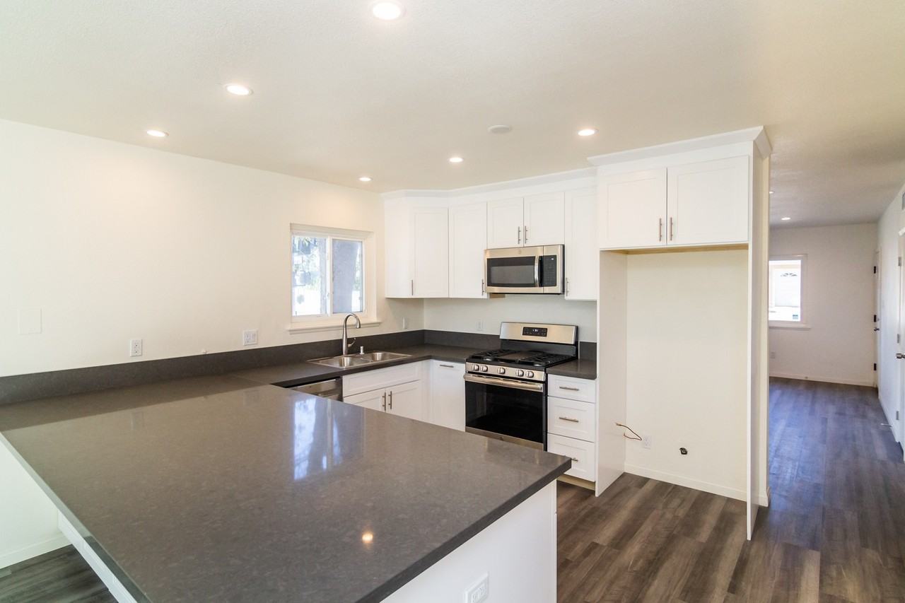 7604 Royer Ave - Photo 2 of 20