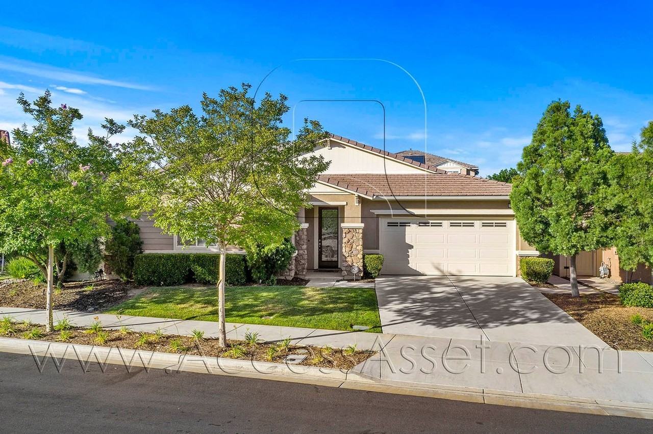 27280 Albion Ct - Photo 2 of 40